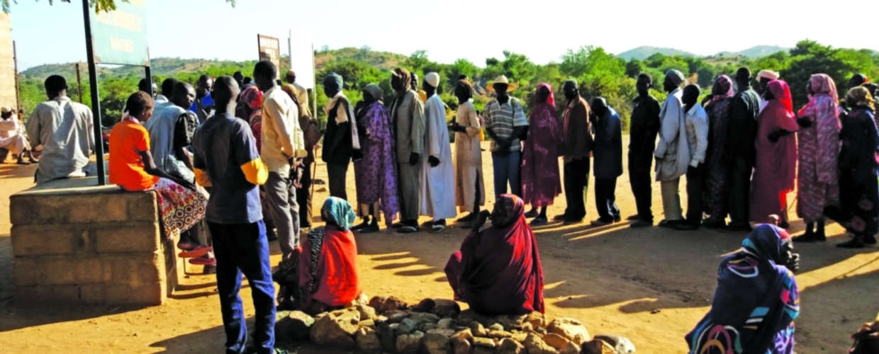 Soudan-Mont-Nouba-Dr-Williams-Adima-camp-ophtalmologique-nov.18-01-2019_Patients-arrival_20181110-1240x500_New